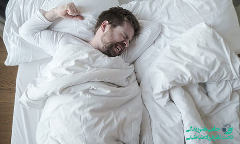 عوامل مشت کردن دست در خواب,راه های درمان مشت کردن دست در خواب,تکنیک هایی برای کاهش استرس