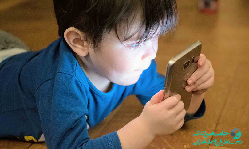 چگونه وابستگی کودک به گوشی را کم کنیم؟