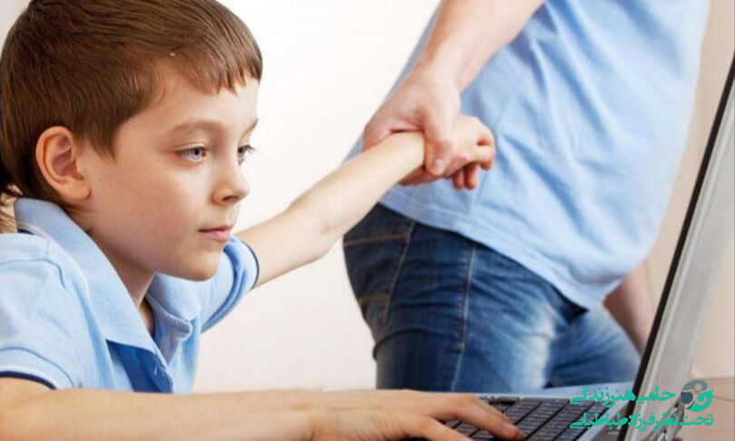 آسیب فضای مجازی برای کودکان | کاهش مخاطرات شبکه های اجتماعی