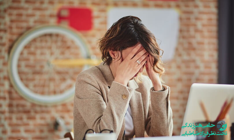 افسردگی در محیط کار | چگونه افسردگی محل کار را درمان کنیم؟