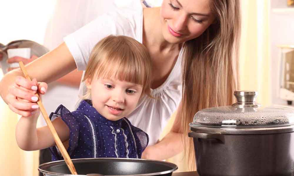 نقش مادر در تربیت فرزندان
