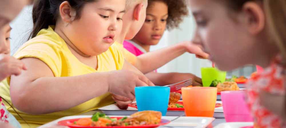نقش والدین در پیشگیری از چاقی کودکان