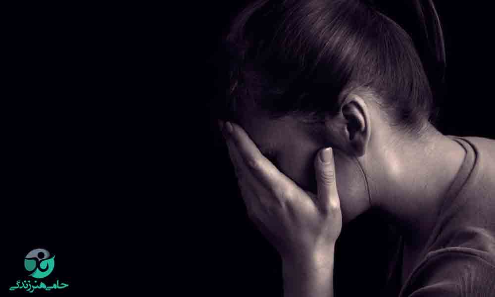 افسردگی در زنان | اصلی ترین علل و علائم افسردگی در زنان چیست؟