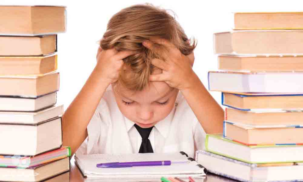 کاهش استرس کودکان در مدرسه (۵ راهکار عملی)