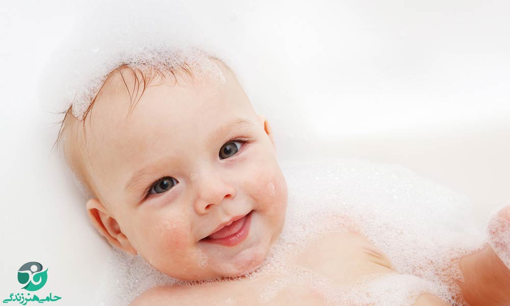 شستن نوزاد | روش صحیح شستن و حمام کردن نوزاد
