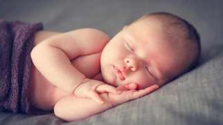 خواب نوزاد | زمان و میزان نیاز به خواب در نوزادان