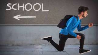 فرار از مدرسه | علل و راه های مقابله با فرار از مدرسه