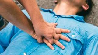 احیای قلبی ریوی یا CPR  چیست و به چه صورت انجام می‌شود؟
