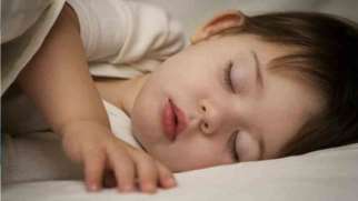 میزان خواب کودکان | کودکان چند ساعت باید بخوابند؟